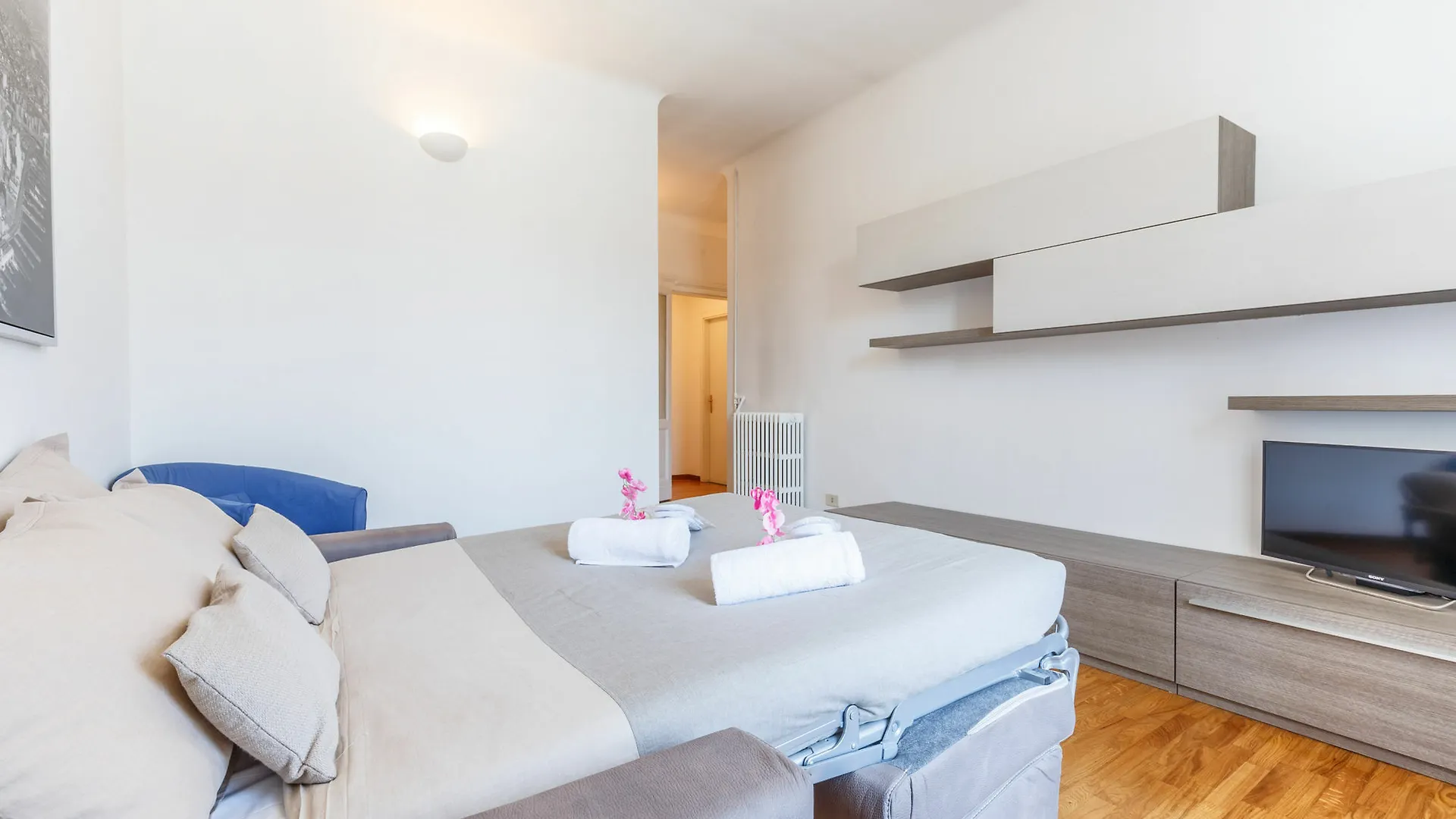 Suitelowcost - Central Station Milan 0*,  Italy